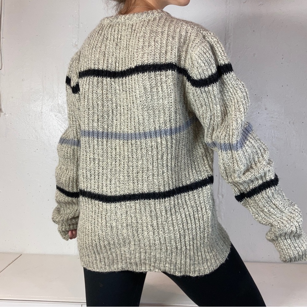 Vintage Gray Striped Levi’s Crewneck Chunky Knit Sweater - Picture 8 of 10